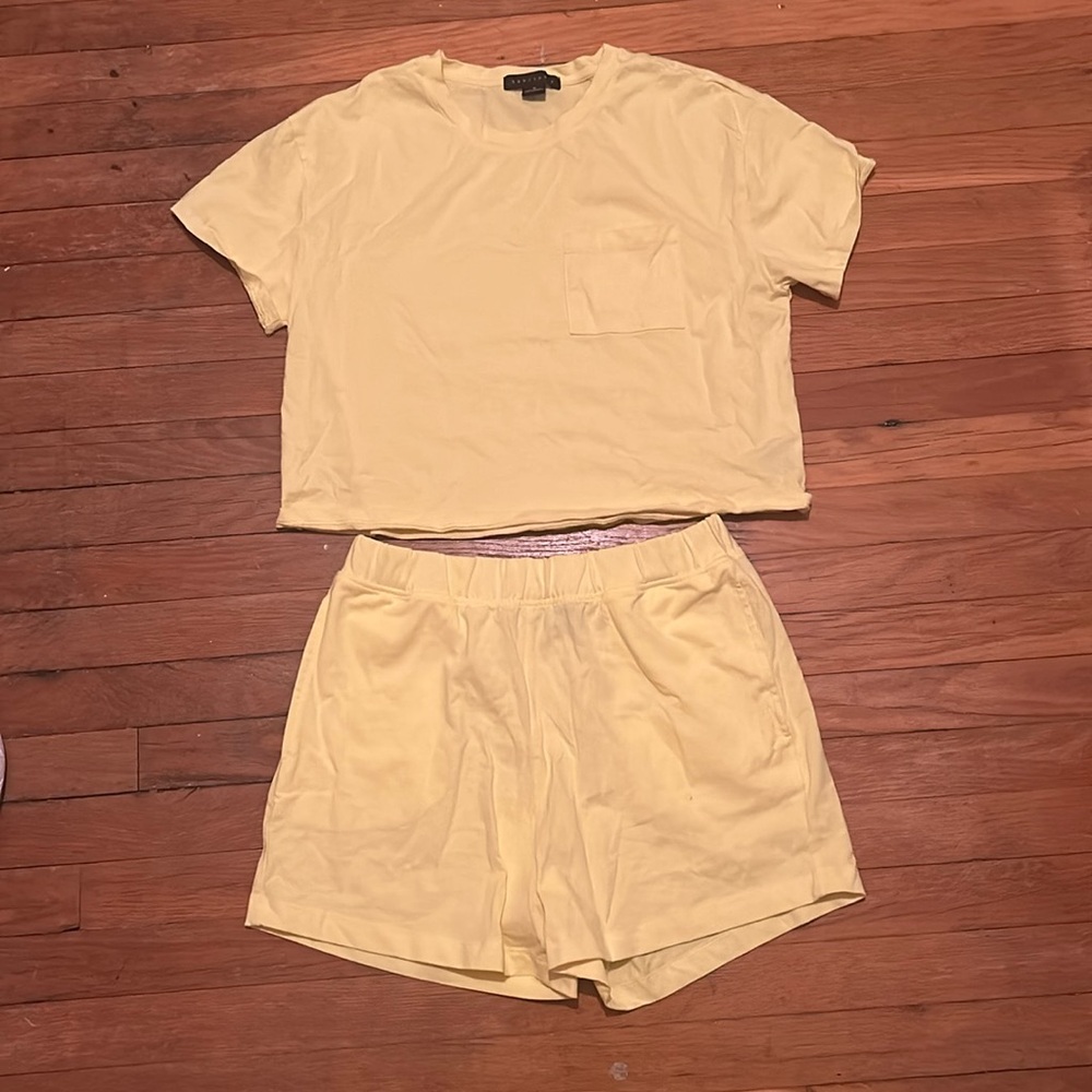 NWOT, Size M, Sanctuary two-piece set. Scoop neck top with shorts in Yellow.